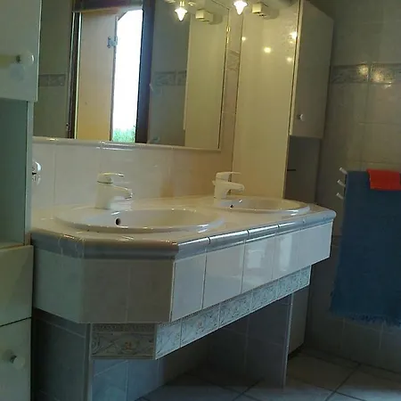 Frühstückspension D'hotes - La Maurillonnette 3*